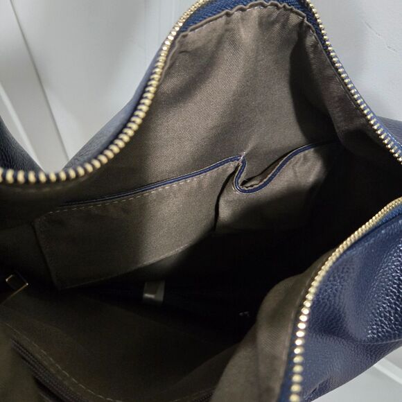 New European Minimalist Vegan Leather Shoulder Messenger Bag in Blue - Picture 8 of 13